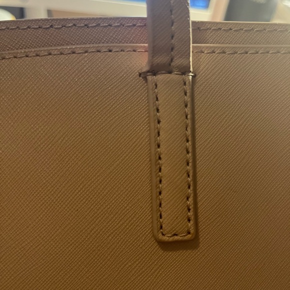 Kate Spade Beige Tote with Red Interior - Picture 8 of 9